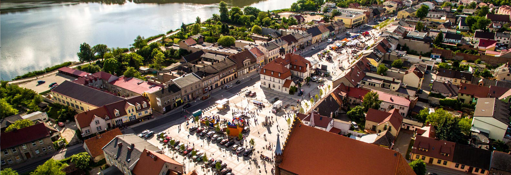 Rynek i Ratusz w Kórniku - fot. Tomasz Siuda - zdrona.com