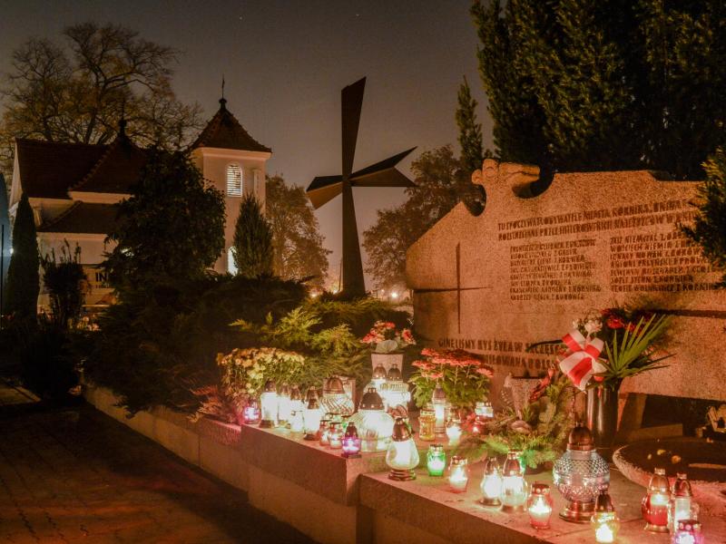 Mogiła rozstrzelanych w 1939 roku - Kórnik - fot. Tomasz Frąckowiak