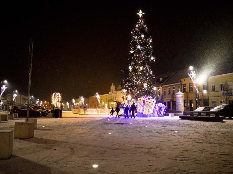 Rynek i Ratusz w Kórniku - fot. Tomasz Frąckowiak